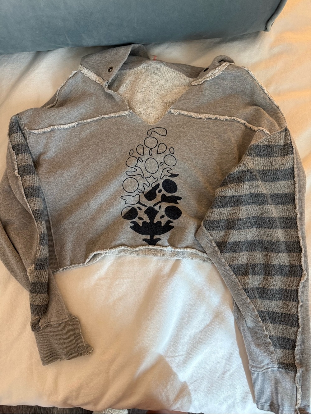 Free People Movement Cropped Gray Graphic Women's Sweater Hoodie